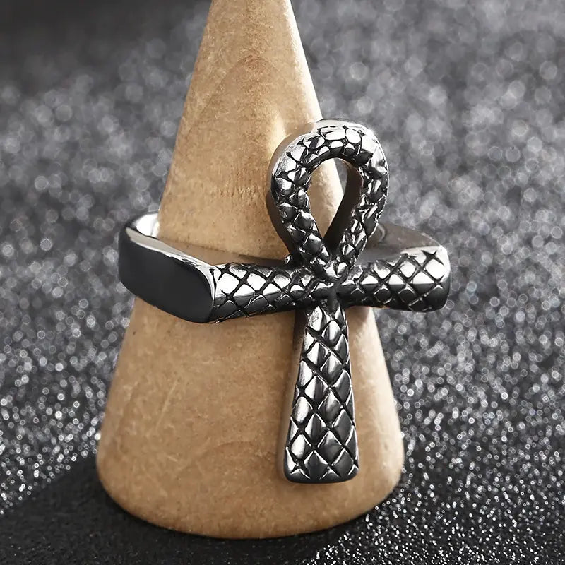 Snake Pattern U-Shaped Cross Ring Design